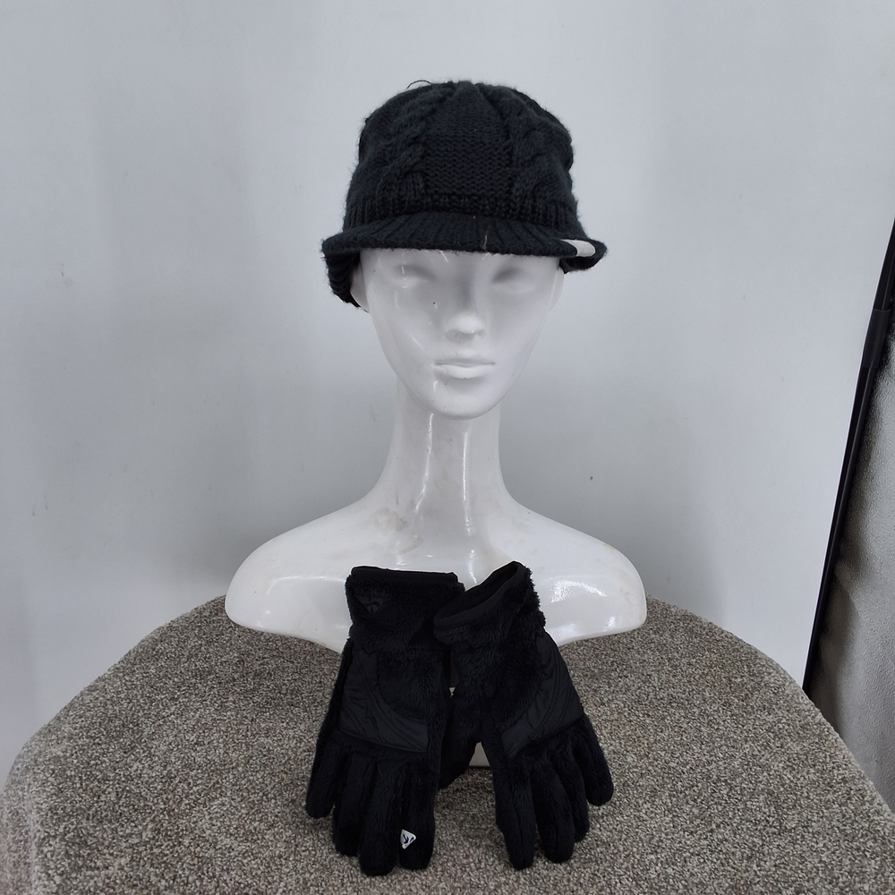 NIKE ACG Black Knit Hat and Gloves MEDIUM Set